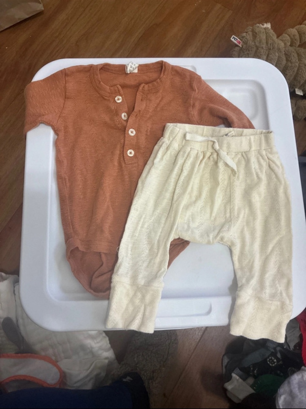 kate quinn Rust Orange onesie and cream pants 6-12 months